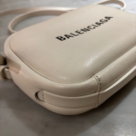 Balenciaga Everyday XS Camera Crossbody Bag - Picture 2 of 6
